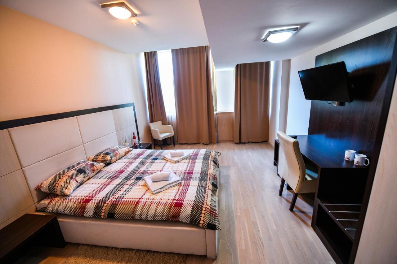 La Casa Apartments บันยาลูกา ภายนอก รูปภาพ