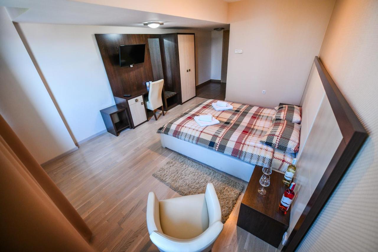 La Casa Apartments บันยาลูกา ภายนอก รูปภาพ